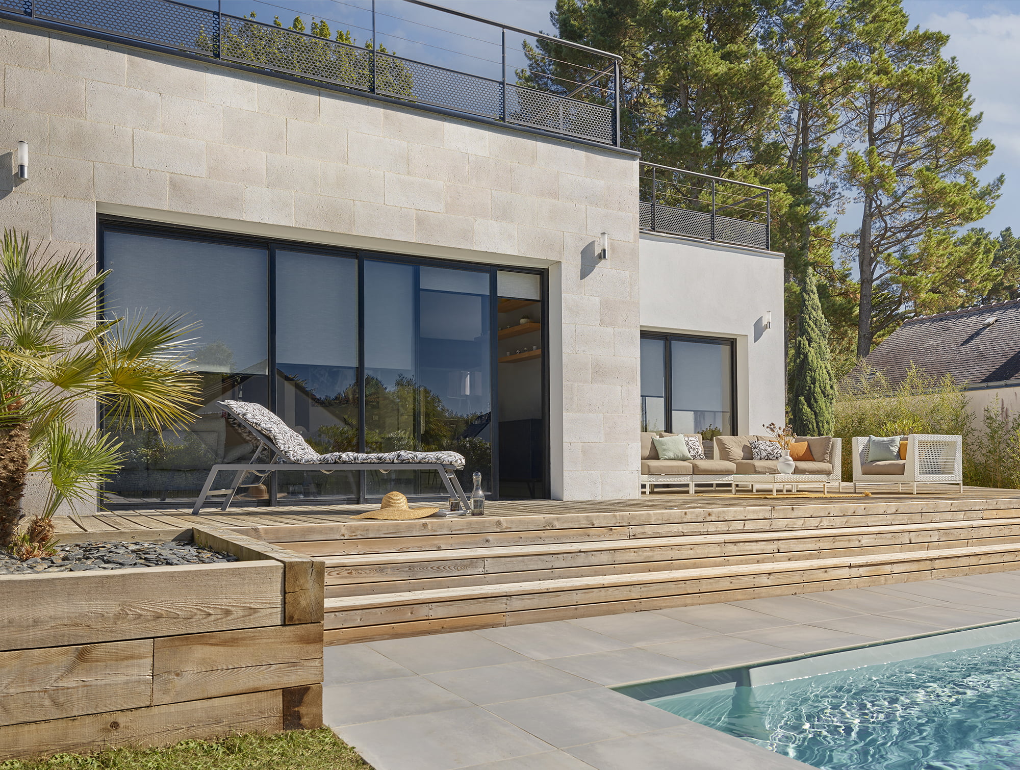 Maison moderne d'architecte ornée de parement BRECY ton naturel ORSOL